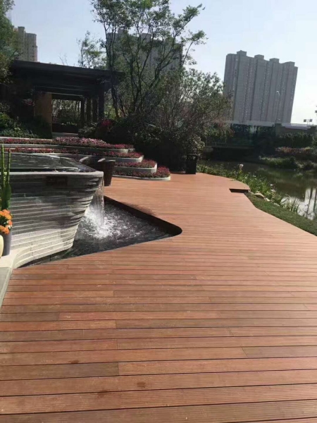 木塑海邊木棧道