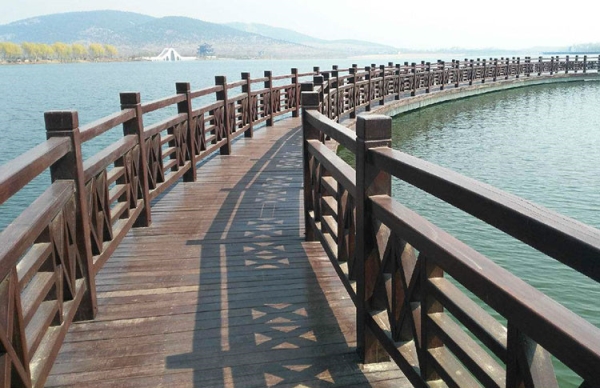 海邊木棧道地板